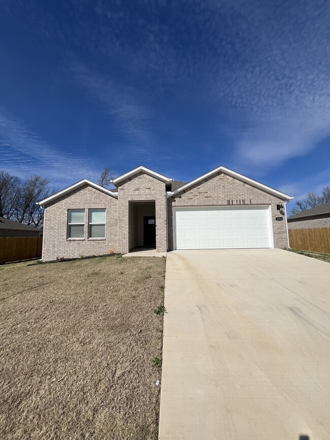 Photo - 573 Arizona St