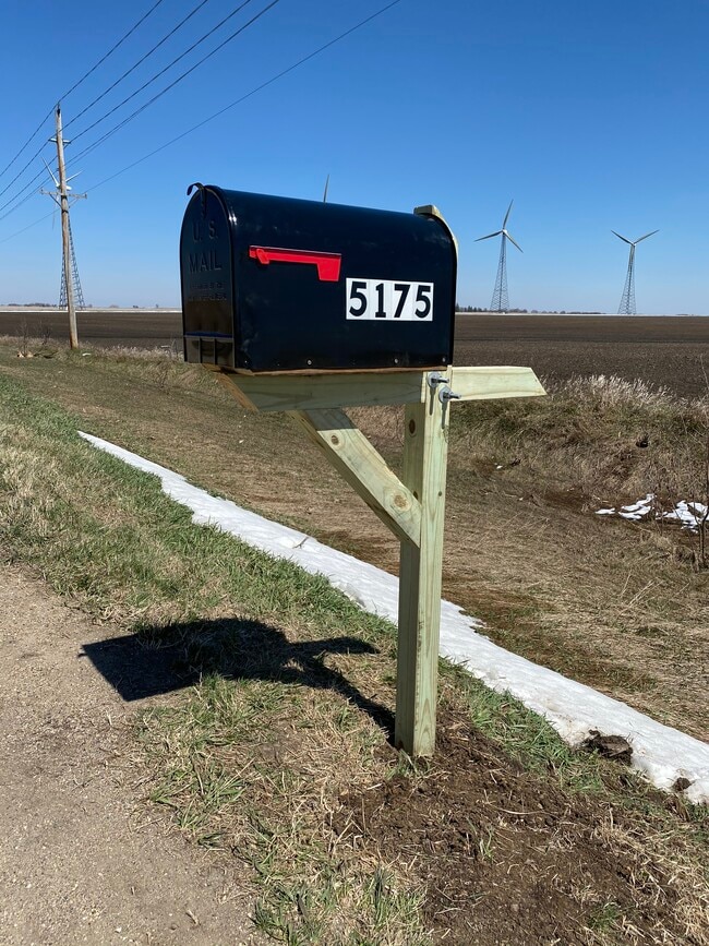 Building Photo - 5175 50th Ave