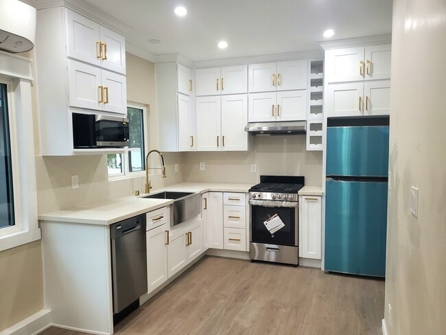 Photo - 14758 Stare St Unit Modern Abode