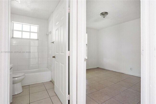 Photo - 415 NW 60th Way