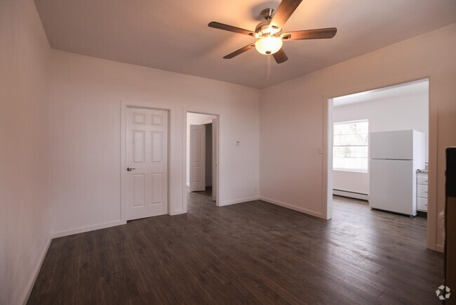 Building Photo - 635 Elm Ave Unit 1 Rental