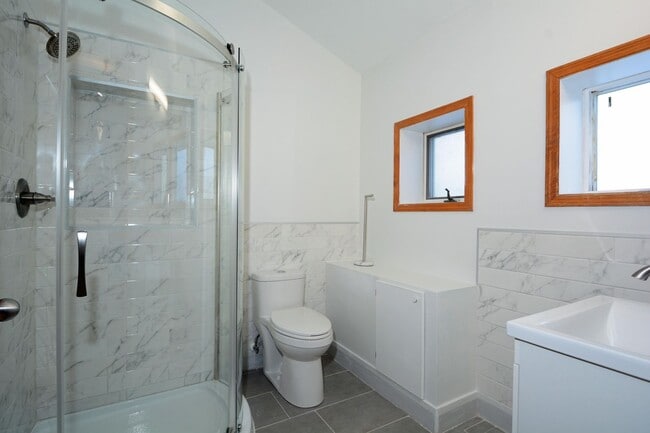 Photo - 814 Grand Ave Unit B Residential