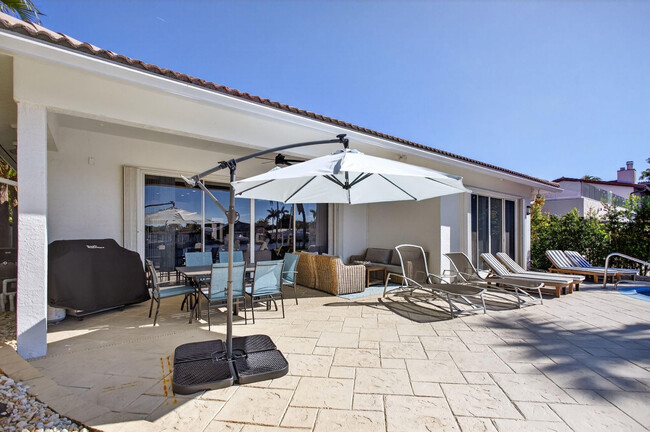 Photo - 513 S Riverside Dr