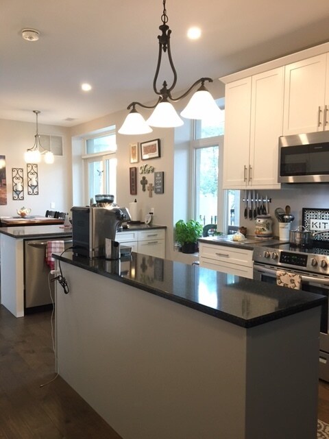 Large Bright Kitchen - 135 Orr St Unit 105