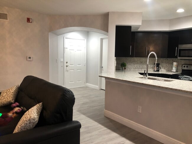 Kitchen fully equipped with appliances! - 7350 Westpointe Blvd Unit 212