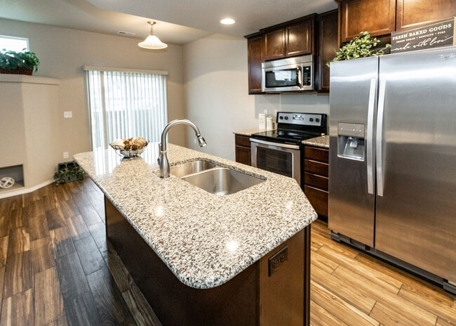 Photo - Centrally Located End Unit 3 Bed Townhouse in D20