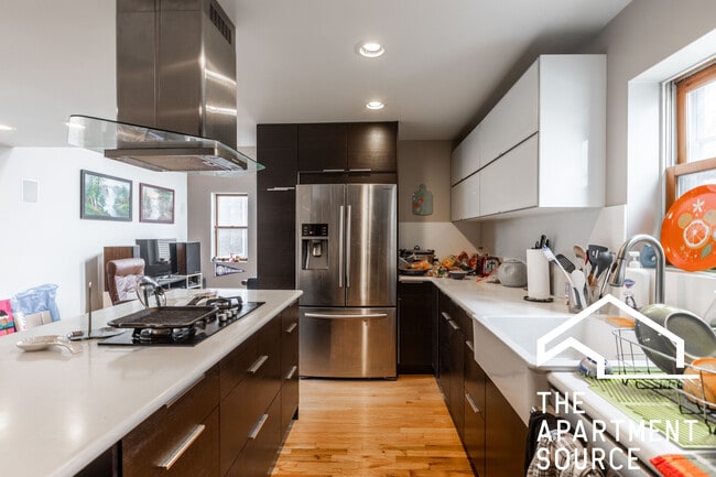 Building Photo - 1939 N Winchester Ave Unit CH