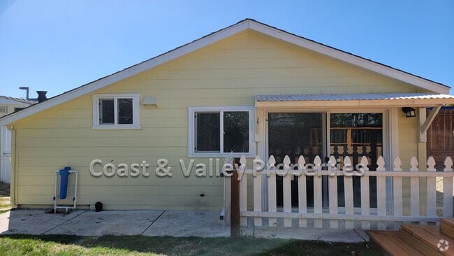 Building Photo - 1 Second St Unit 12 Pine Street  2, Salinas, CA 93901 Rental