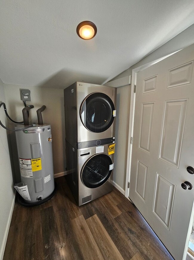 Photo - 2 Bedroom 2 bath home in Strawberry Plains/Knoxville with large garage, available Now!