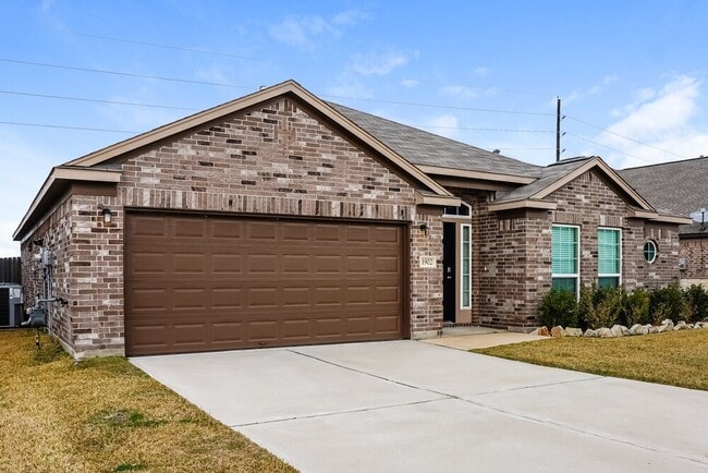 Photo - 1902 Walnut Green Cir