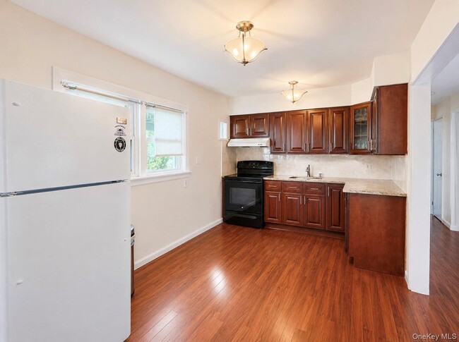 Photo - 12 Vernon St