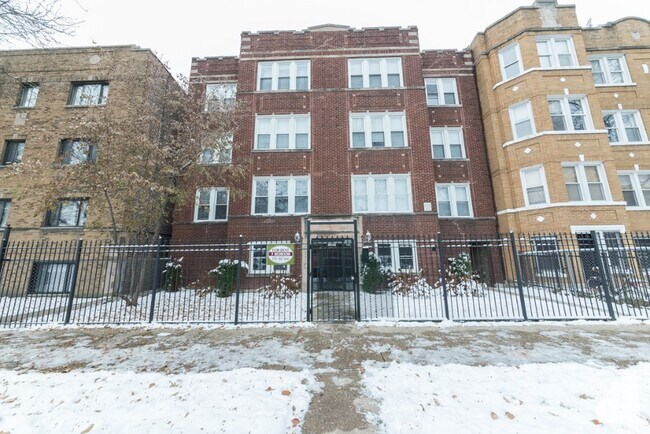 Photo - 4948 N Harding Ave Apartments Unit 2S