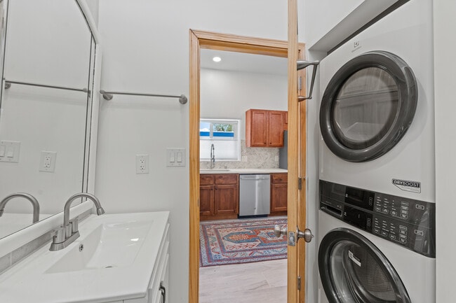 Photo - 1707 Espinacitas St Unit B