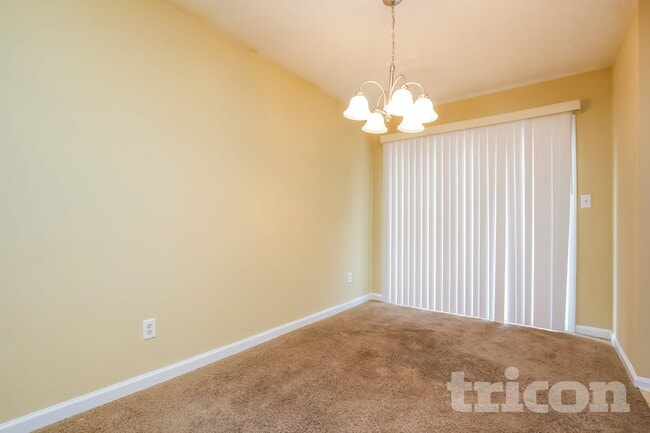 Photo - 724 Jacksons Mill Way NW
