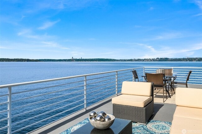 Building Photo - 2bd/1.75ba Kirkland Condo Unit 111
