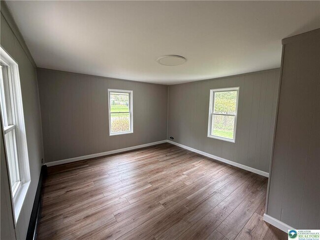 Photo - 327 Rutt Rd