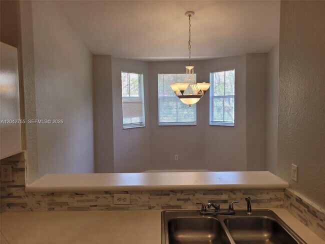 Photo - 1543 SE 25th St Unidad 207