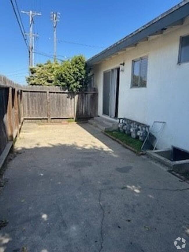 Building Photo - 112 S M St Unit B Rental