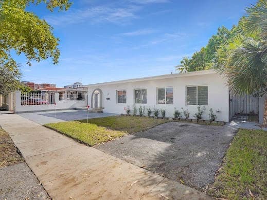 Photo - 411 NW 51st Ave