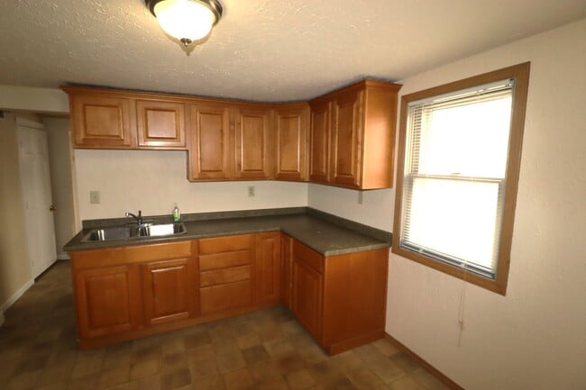 Photo - Large 2-Bed Upper Duplex