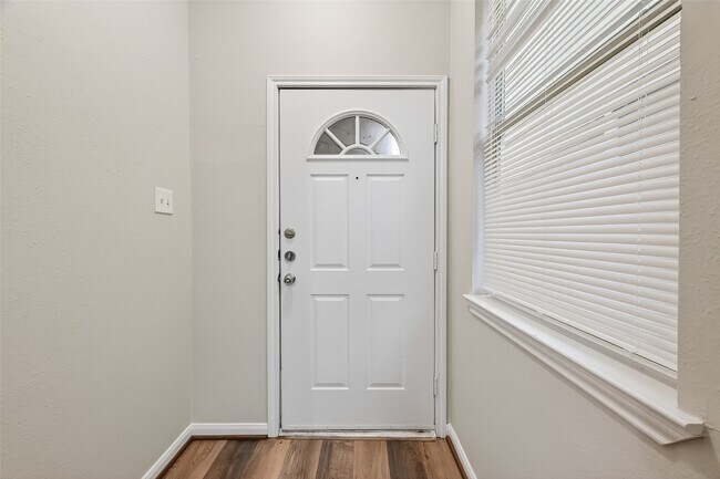 Photo - 6406 Waldron Dr