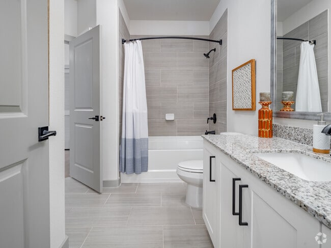 1BR, 1BA - 736SF Bathroom