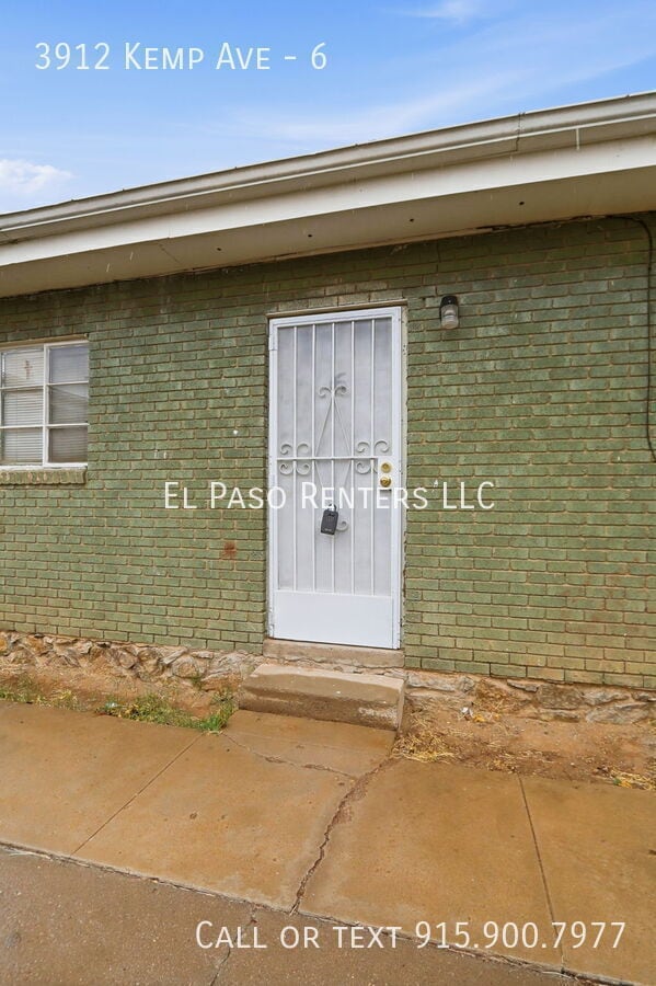 Building Photo - 3912 Kemp Ave Unit 6