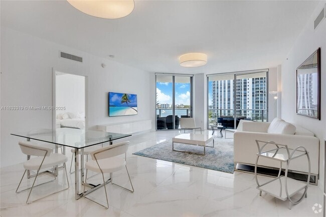 Building Photo - 17301 Biscayne Blvd Unit 605 Rental