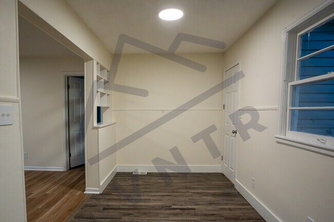 Photo - 1921 S Vine St