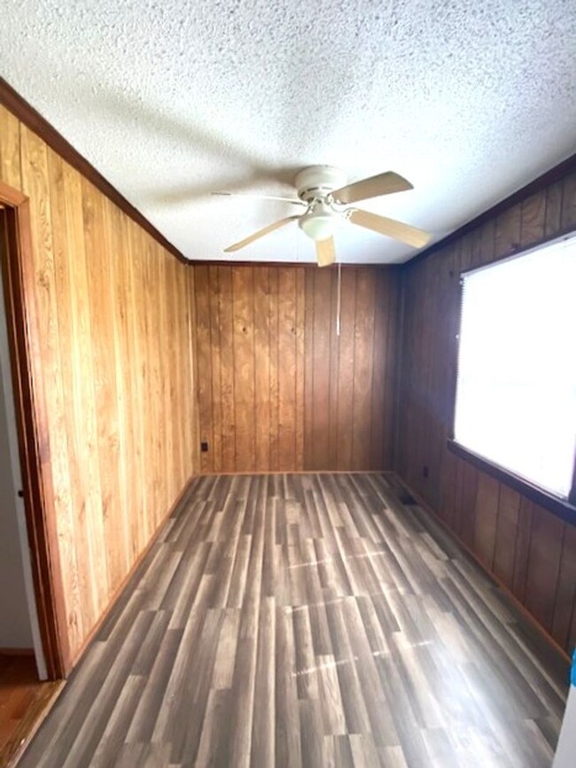 Minutes from Uptown! Updated 3 Bedroom! Rental - House Rental in ...