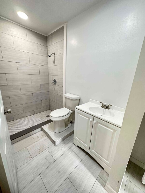 Photo - 2821 Drake Dr Apartment