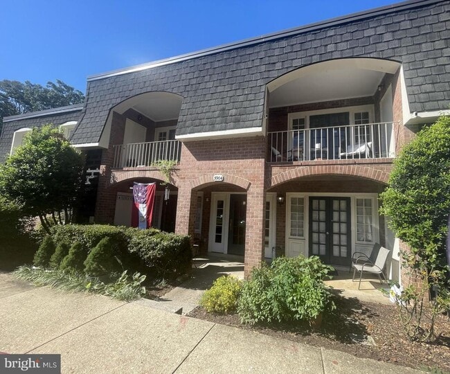 Building Photo - 5904 Bayshire Rd Unit L Rental