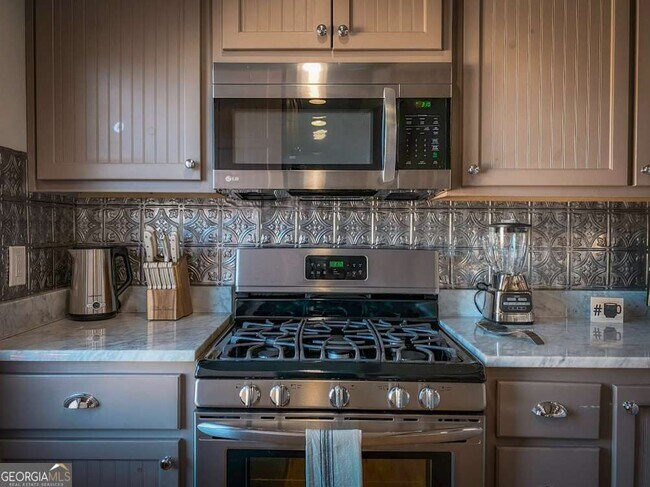 Photo - 544 E Main St