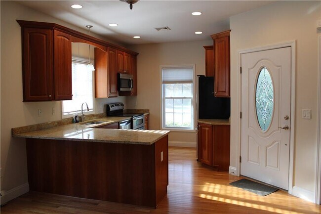 Photo - 5 Kristin Ct