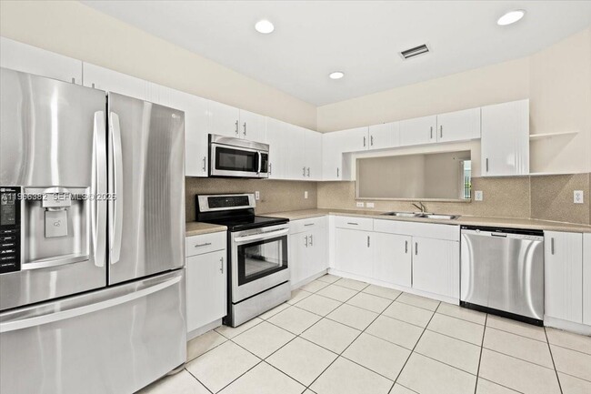 Photo - 2779 SW 82nd Ave