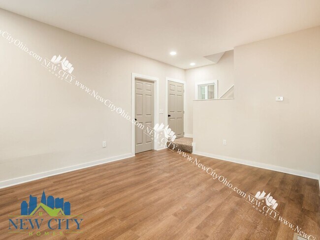 Photo - 1390-1392 Sullivant Ave, Columbus OH 43223 Unit 1390