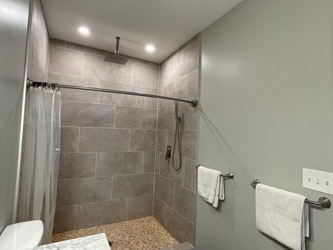 Master Shower - 124 S Highland Ave Townhome