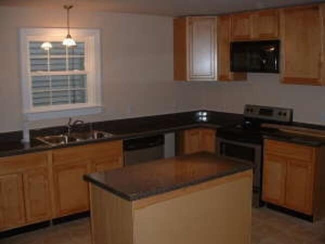 Photo - Large 3 Bedroom | 2.5 Bath in The Fan!