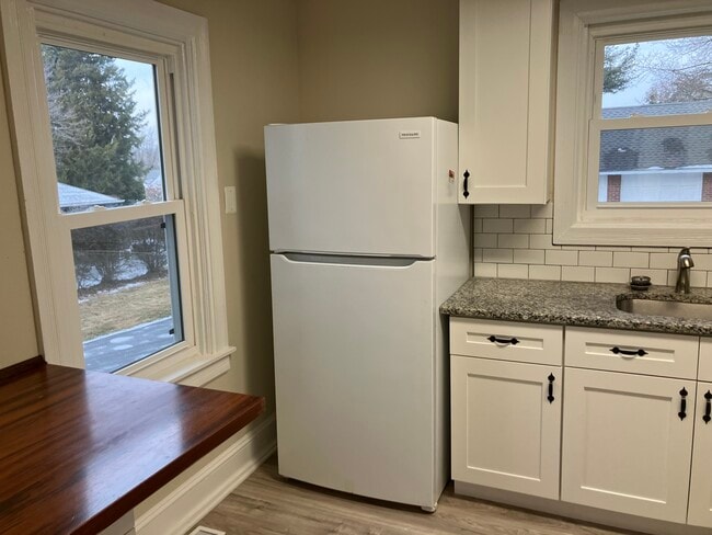 Kitchen - 1511 Spring Ave Unit Apartment #1