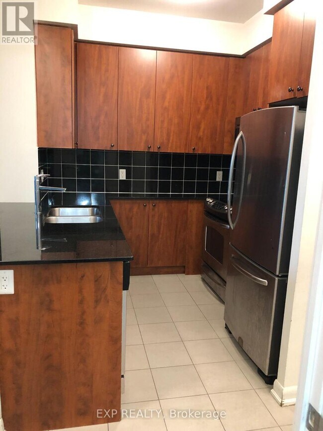 Photo - 205 Sherway Gardens Rd Unité 210