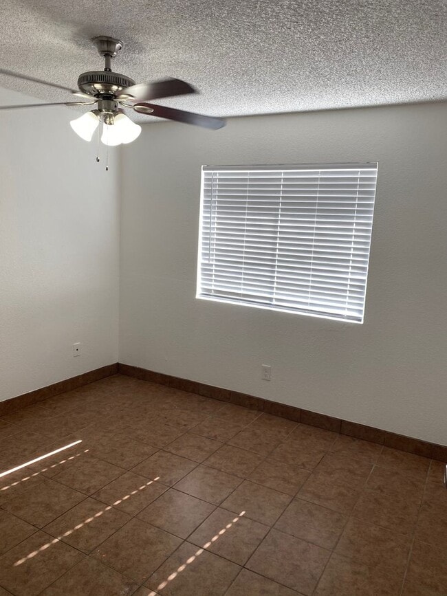 10015 N 9th Ave Unit 04