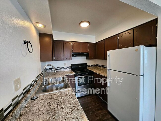 Photo - 780 NW Joy Ave Unidad P