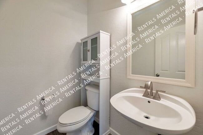 Photo - 1809 E Patrick Ln