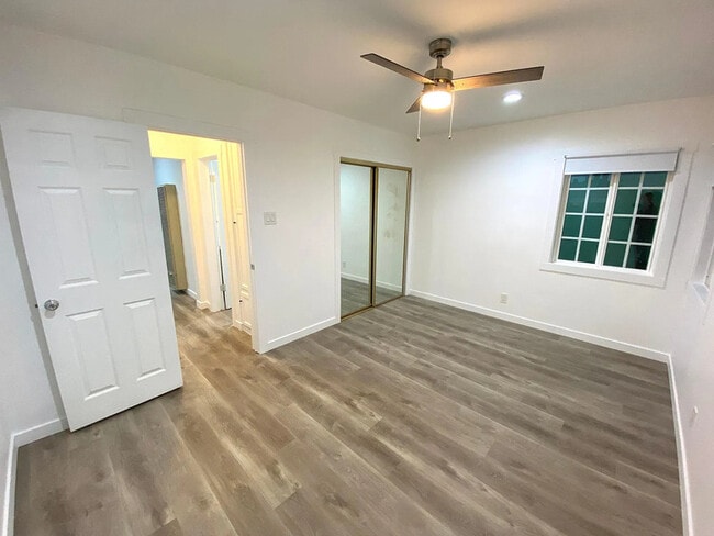 Building Photo - 730 E San Antonio Dr Unit 3