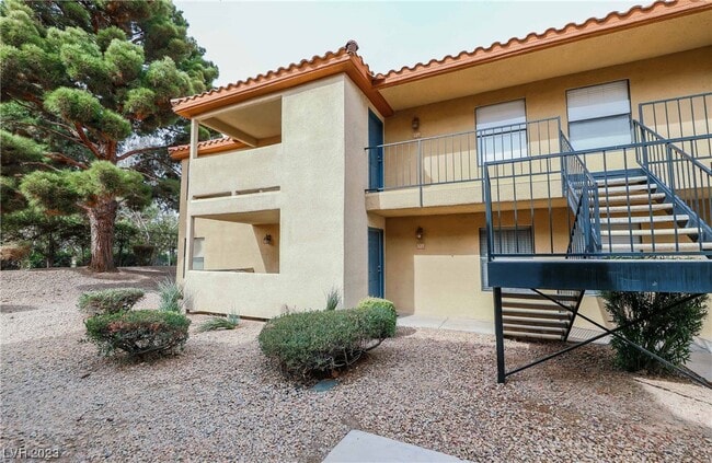 Photo - 3135 S Mojave Rd Condo