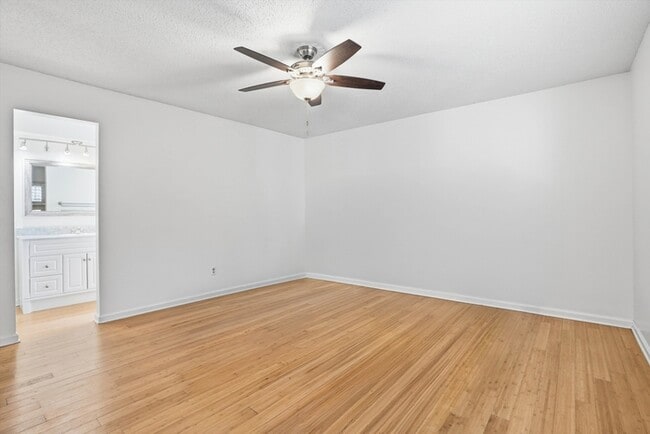 Photo - 212 Pheasant Run