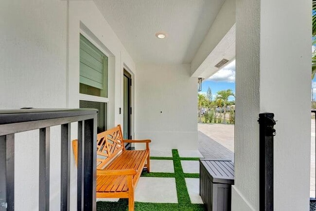 Photo - 413 SW 15th Ave