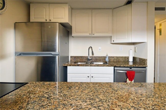 Photo - 12760 Indian Rocks Rd Unidad 409