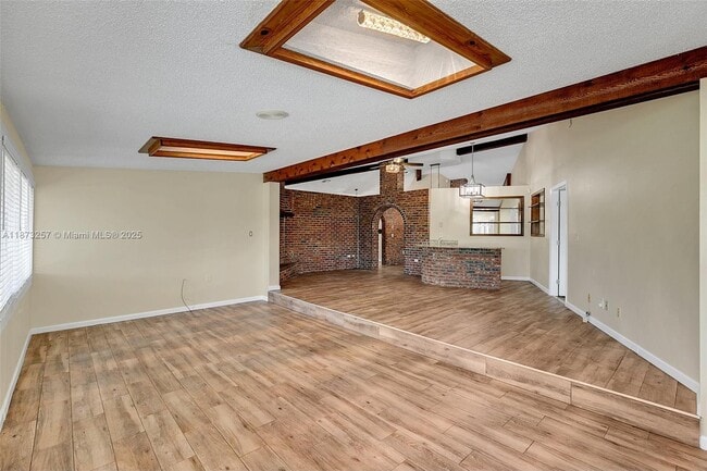 Photo - 1785 Lisa Ln