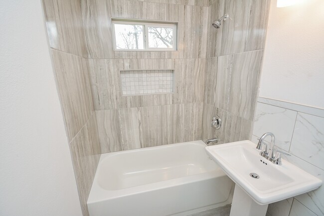 Photo - 6422 Sherwood Dr